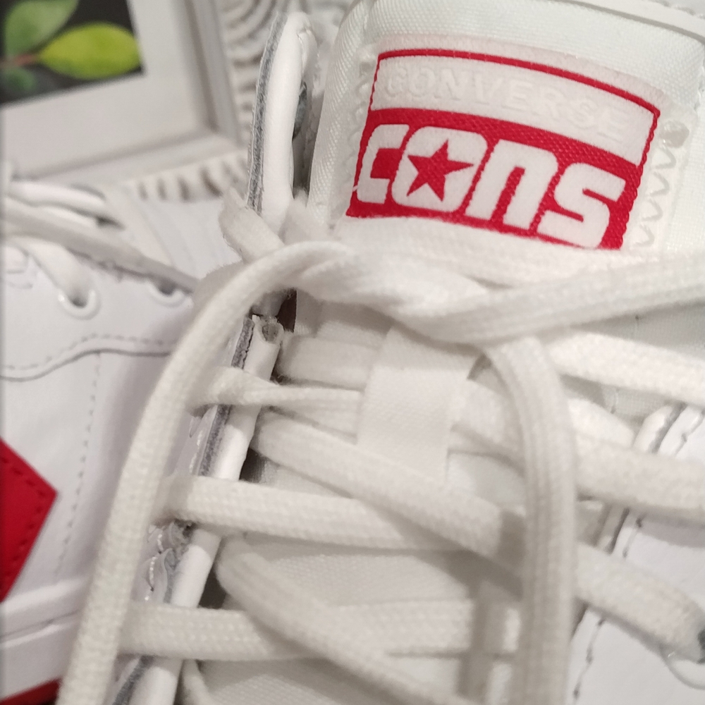 Converse Unisex Cons White and Red Star Sneakers - Picture 13 of 15